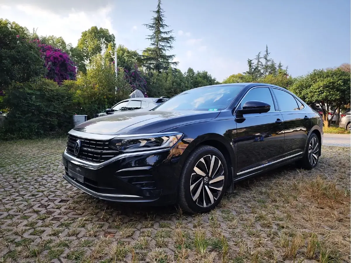 2022 Volkswagen Passat 2.0T 186HP L4 7DCT