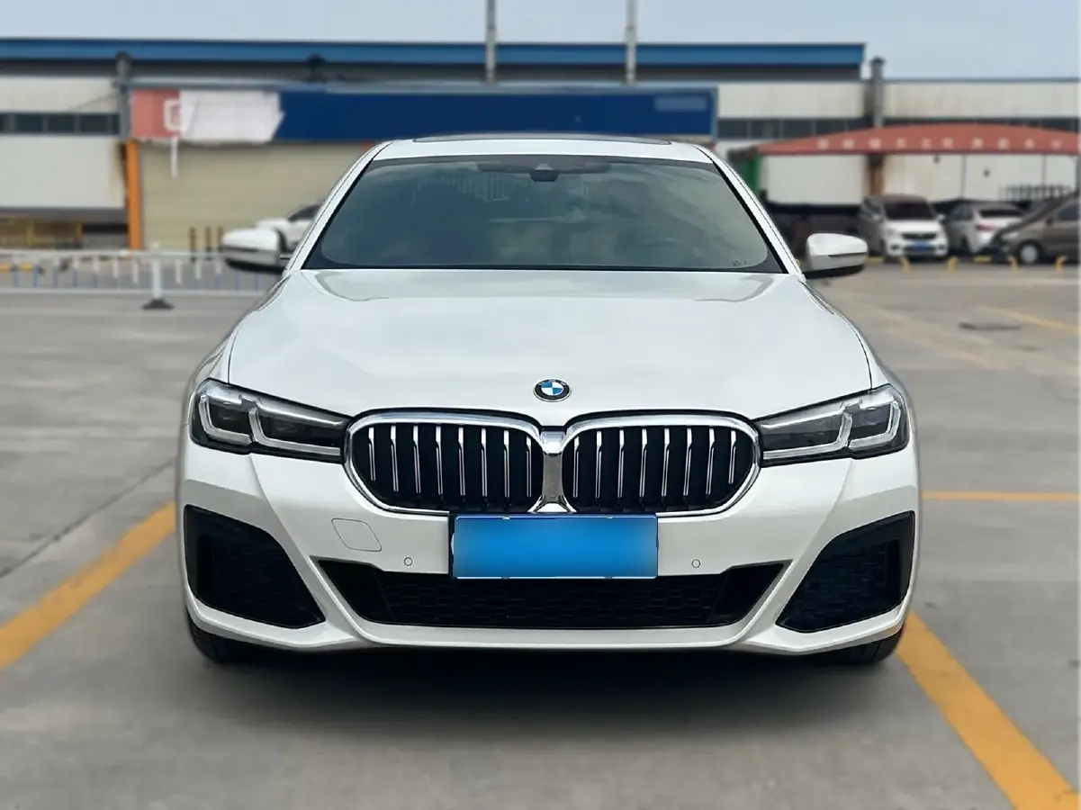 2022 BMW 5 Series 2.0T 184HP L4 8AT