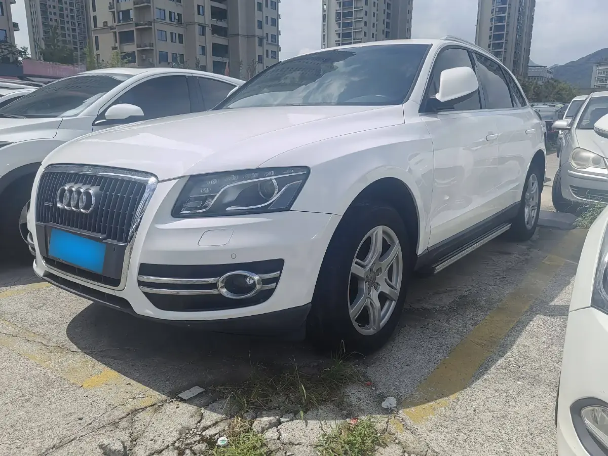 2012 Audi Q5 2.0T 211HP L4 8AT
