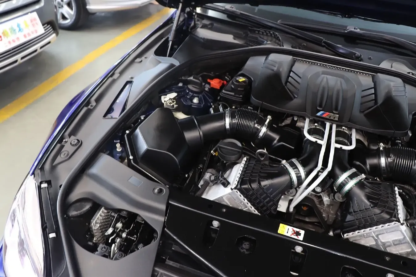 2015 BMW M6 4.4T 560HP V8 7DCT,autocango,china used car exporter,china ev exporter,chinese used car exporter,chinese used ev exporter