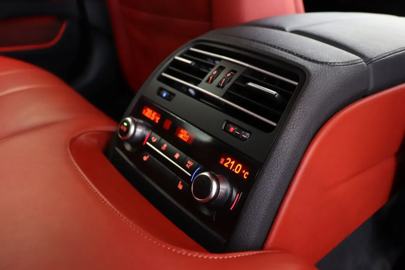 2015 BMW M6 4.4T 560HP V8 7DCT,autocango,china used car exporter,china ev exporter,chinese used car exporter,chinese used ev exporter