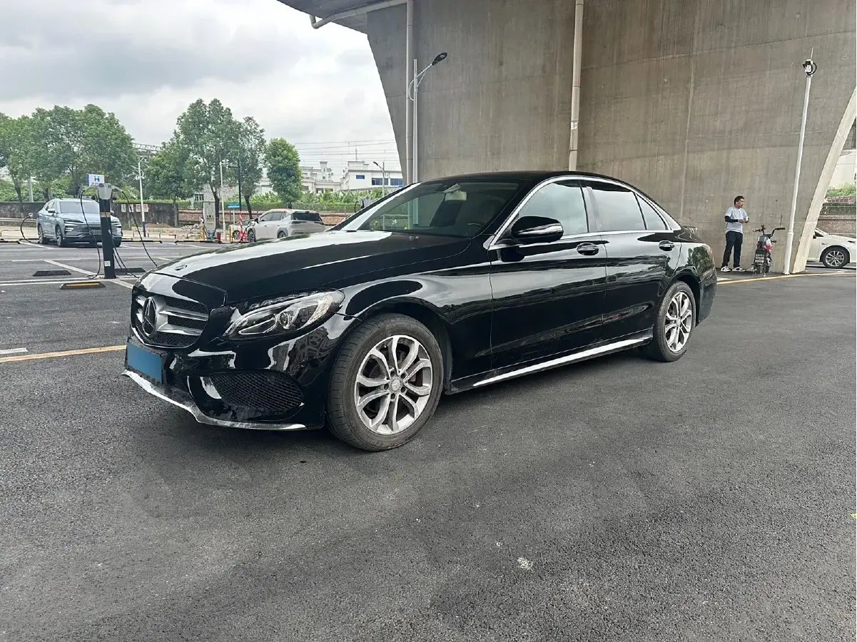 2015 Mercedes-Benz C Class 2.0T 184HP L4 7AT