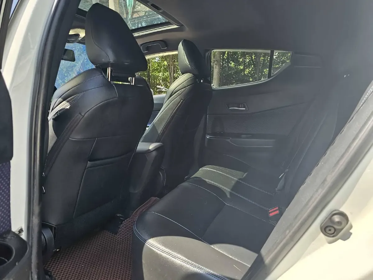 2020 Toyota C-HR EV BEV 54.3KWH,autocango,china used car exporter,china ev exporter,chinese used car exporter,chinese used ev exporter