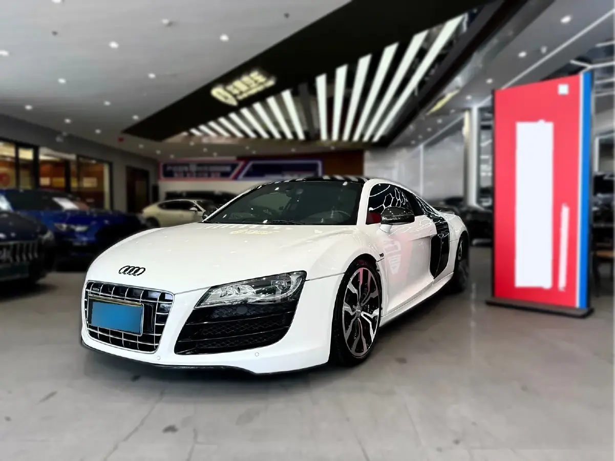 2010 Audi R8 5.2L 525HP V10 6AMT