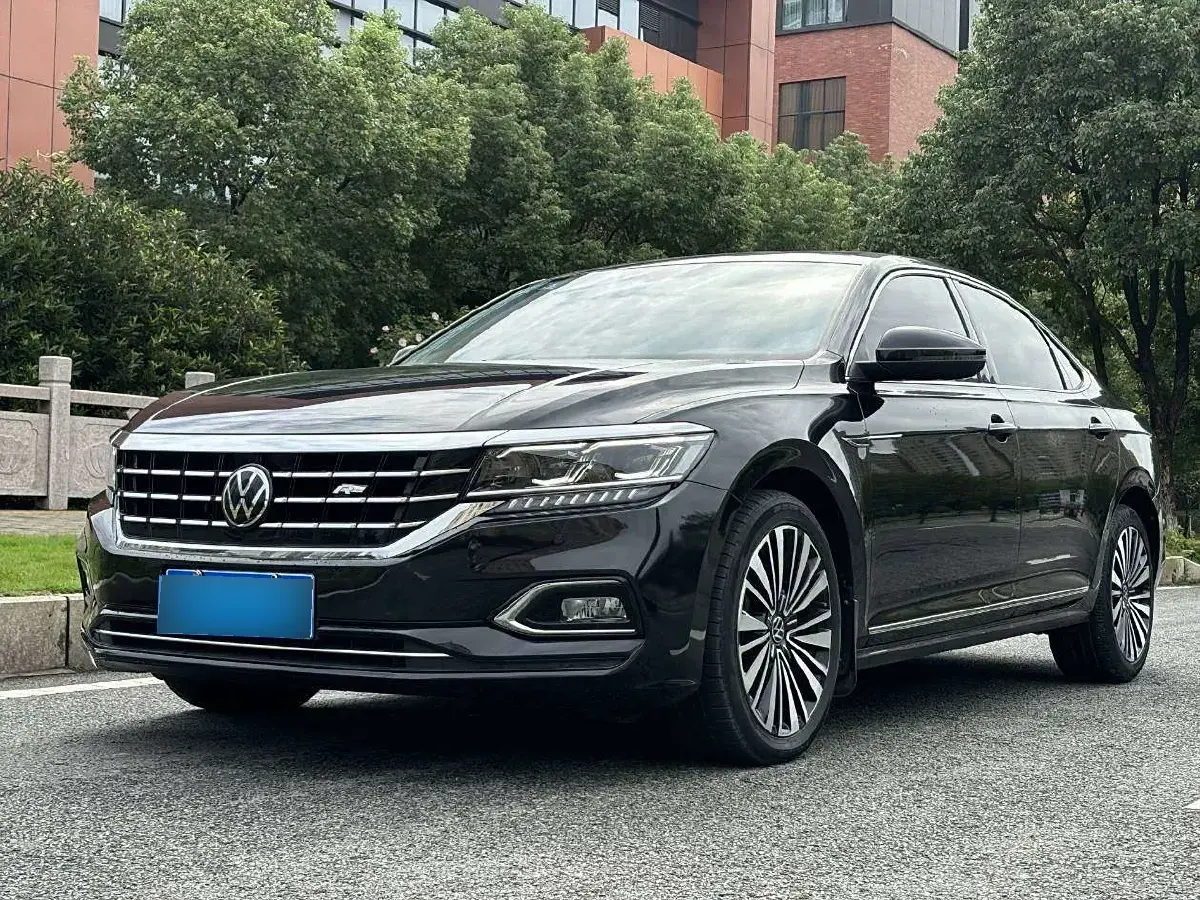 2021 Volkswagen Passat 2.0T 186HP L4 7DCT