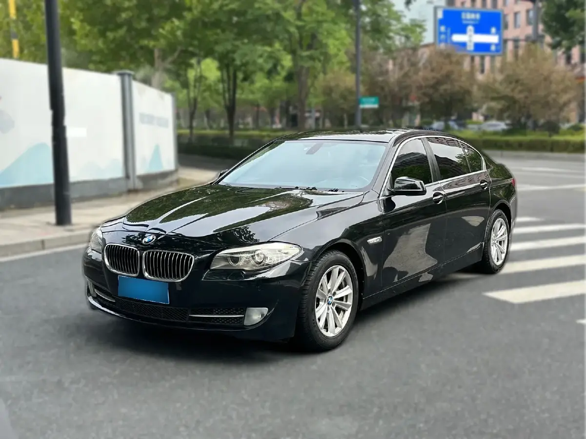 2011 BMW 5 Series 2.5L 204HP L6 8AT
