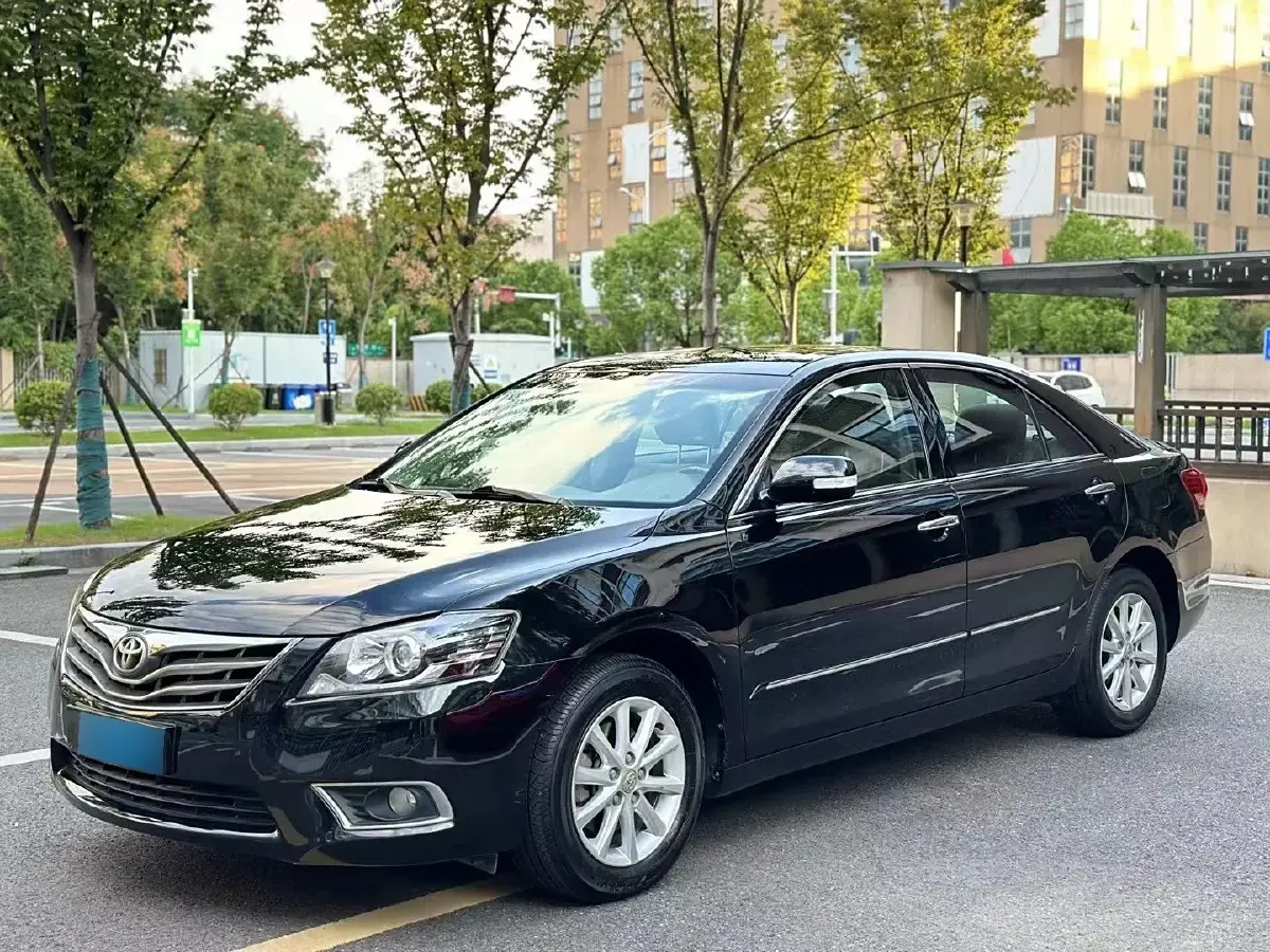 2013 Toyota Camry 2.0L 147HP L4 4AT