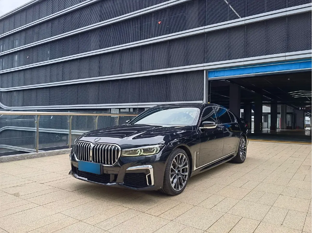 2019 BMW 7 Series 3.0T 340HP L6 8AT