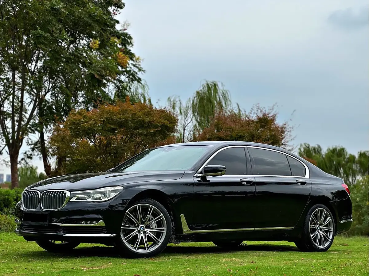 2018 BMW 7 Series 3.0T 326HP L6 8AT