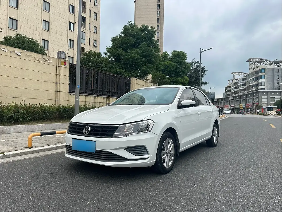 2019 Volkswagen Jetta 1.4L 90HP L4 5MT