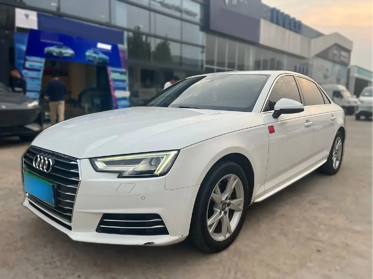 2018 Audi A4L 2.0T 190HP L4 7DCT