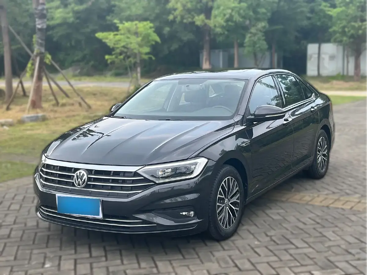 2020 Volkswagen Sagitar 1.2T 116HP L4 7DCT