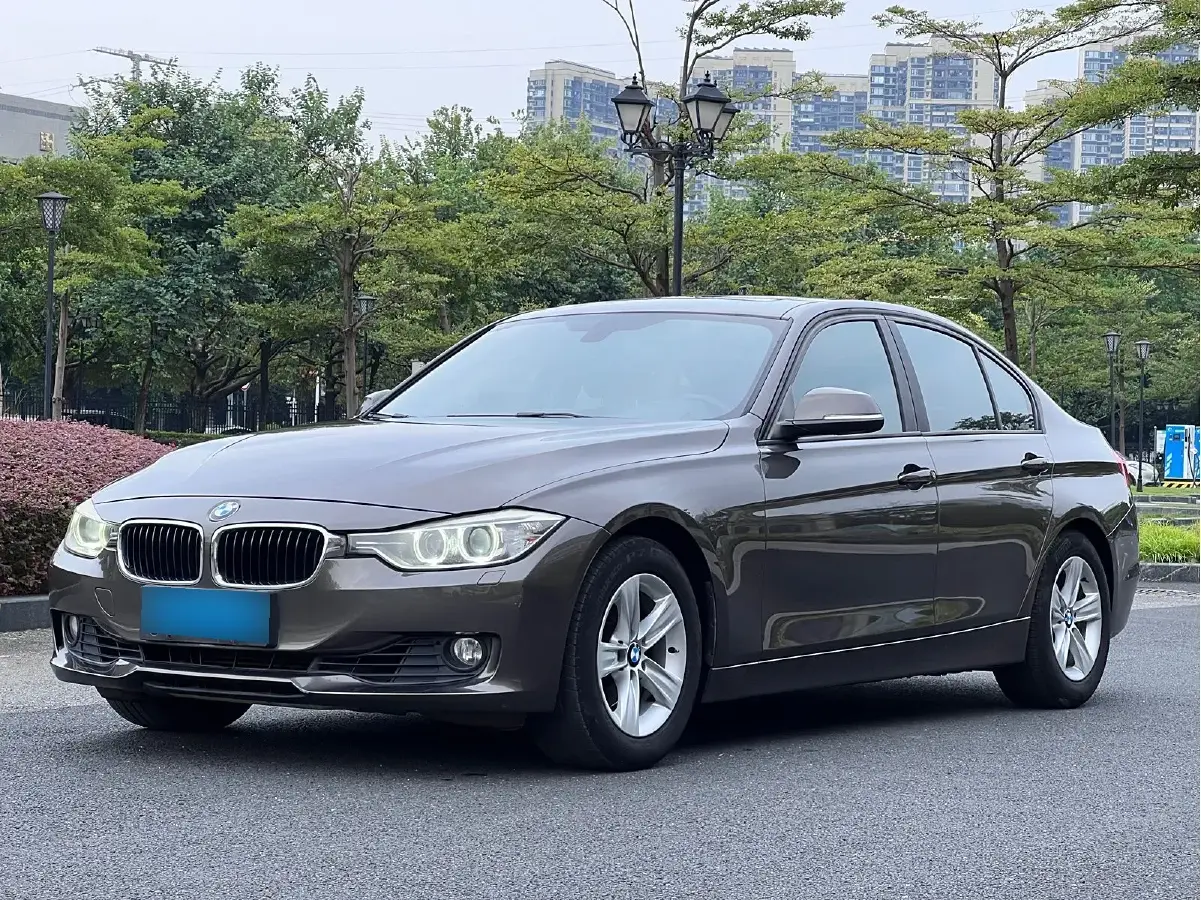 2013 BMW 3 Series 2.0T 184HP L4 8AT