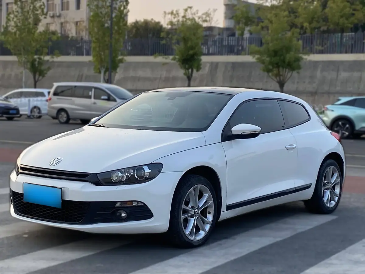 2013 Volkswagen Scirocco 2.0T 211HP L4 6DCT