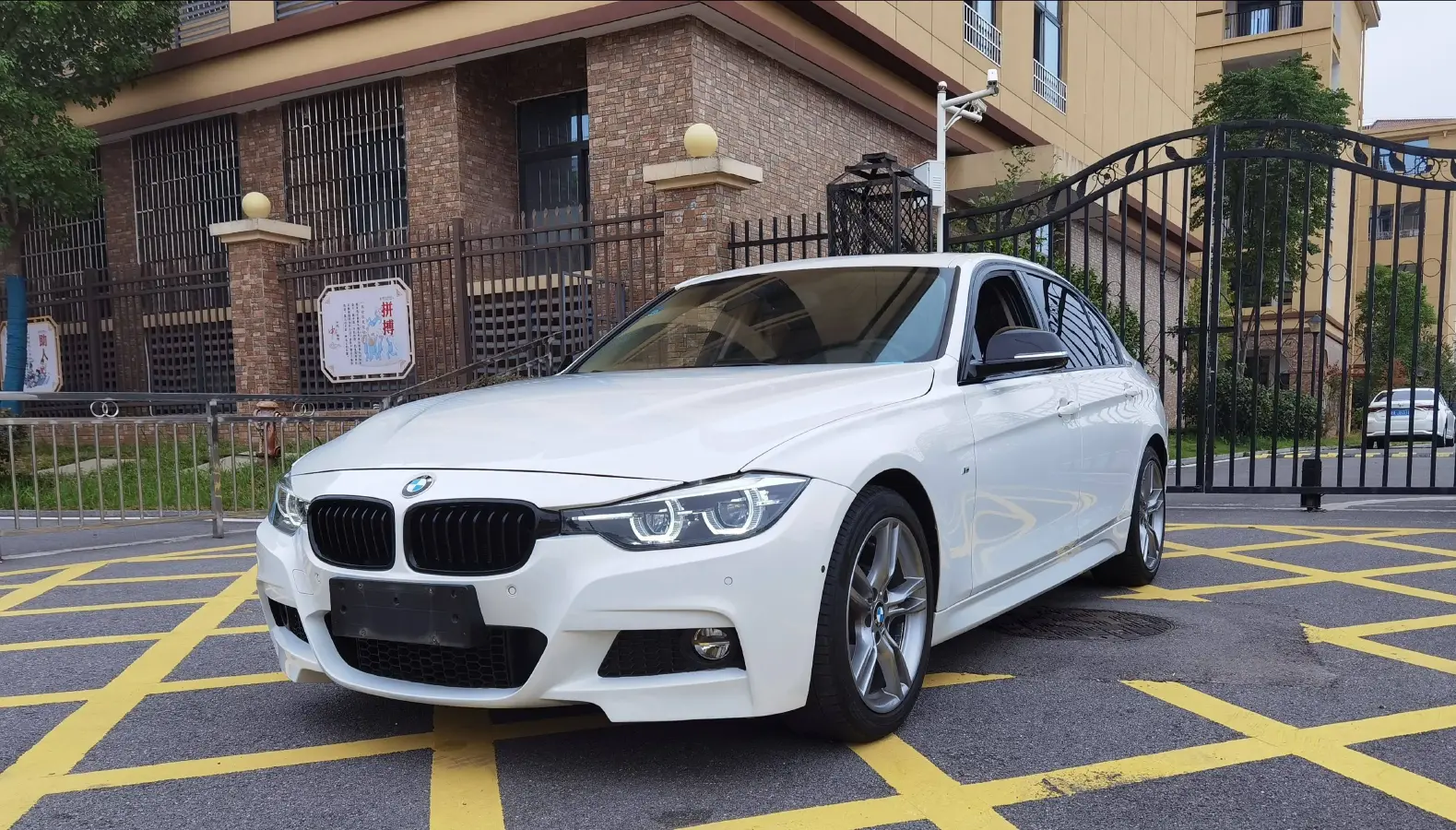 2018 BMW 3 Series 2.0T 184HP L4 8AT
