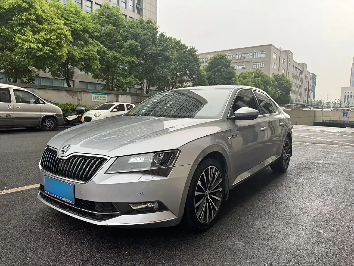 2016 Skoda Superb 1.8T 180HP L4 7DCT