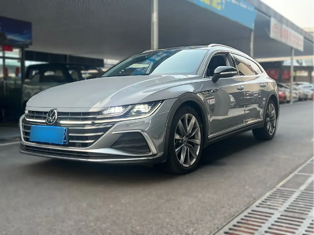 2023 Volkswagen CC 2.0T 220HP L4 7DCT