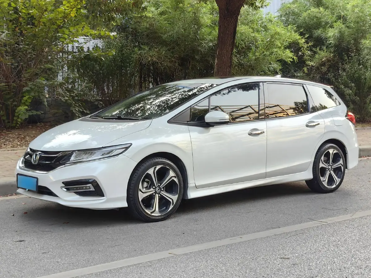 2017 Honda Jade 1.5T 156HP L4 CVT