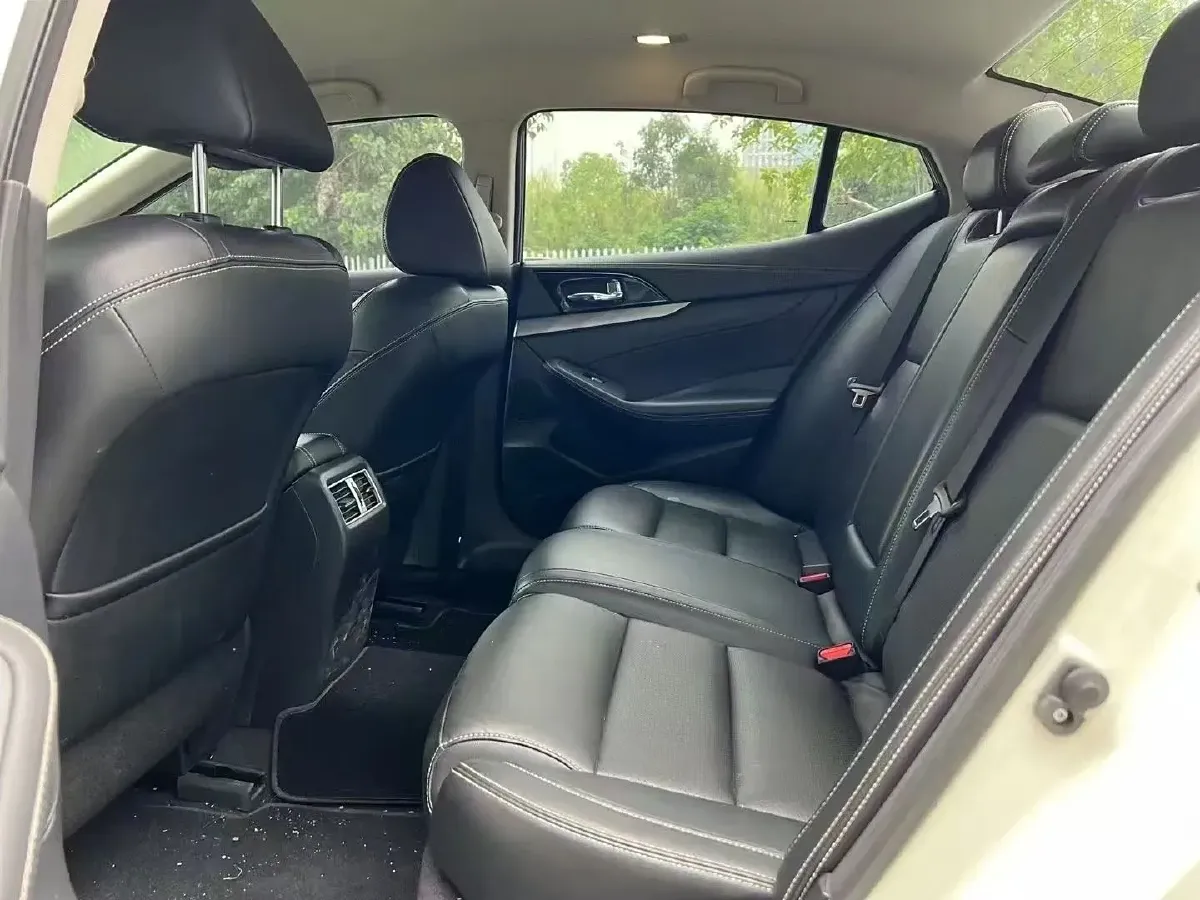 2016 Nissan Maxima 2.5L 186HP L4 CVT,autocango,china used car exporter,china ev exporter,chinese used car exporter,chinese used ev exporter