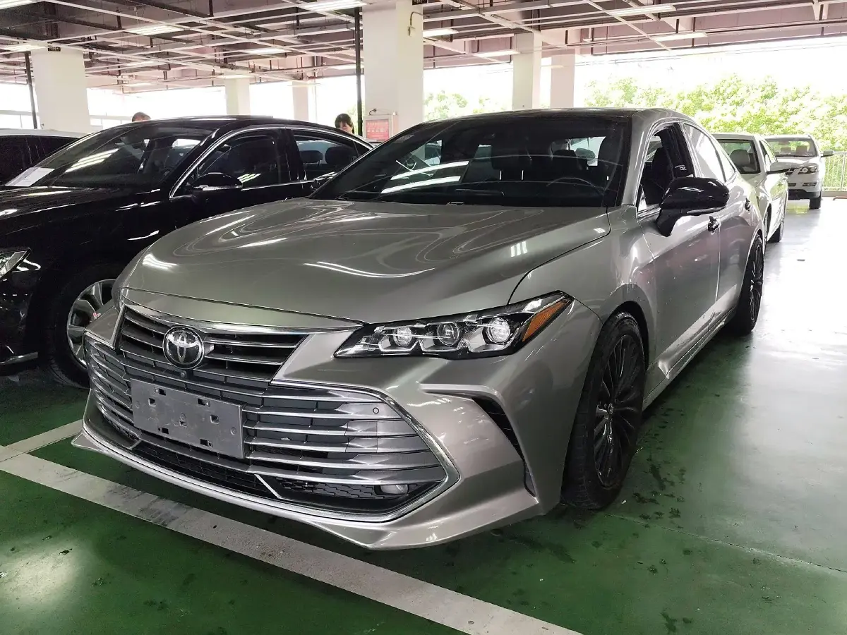 2019 Toyota Avalon 2.5L 209HP L4 8AT