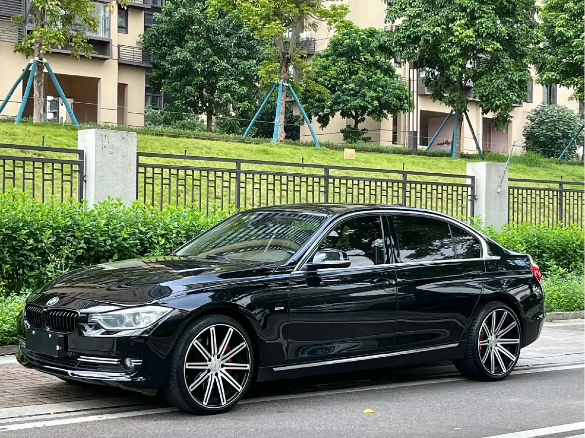 2013 BMW 3 Series 2.0T 245HP L4 8AT