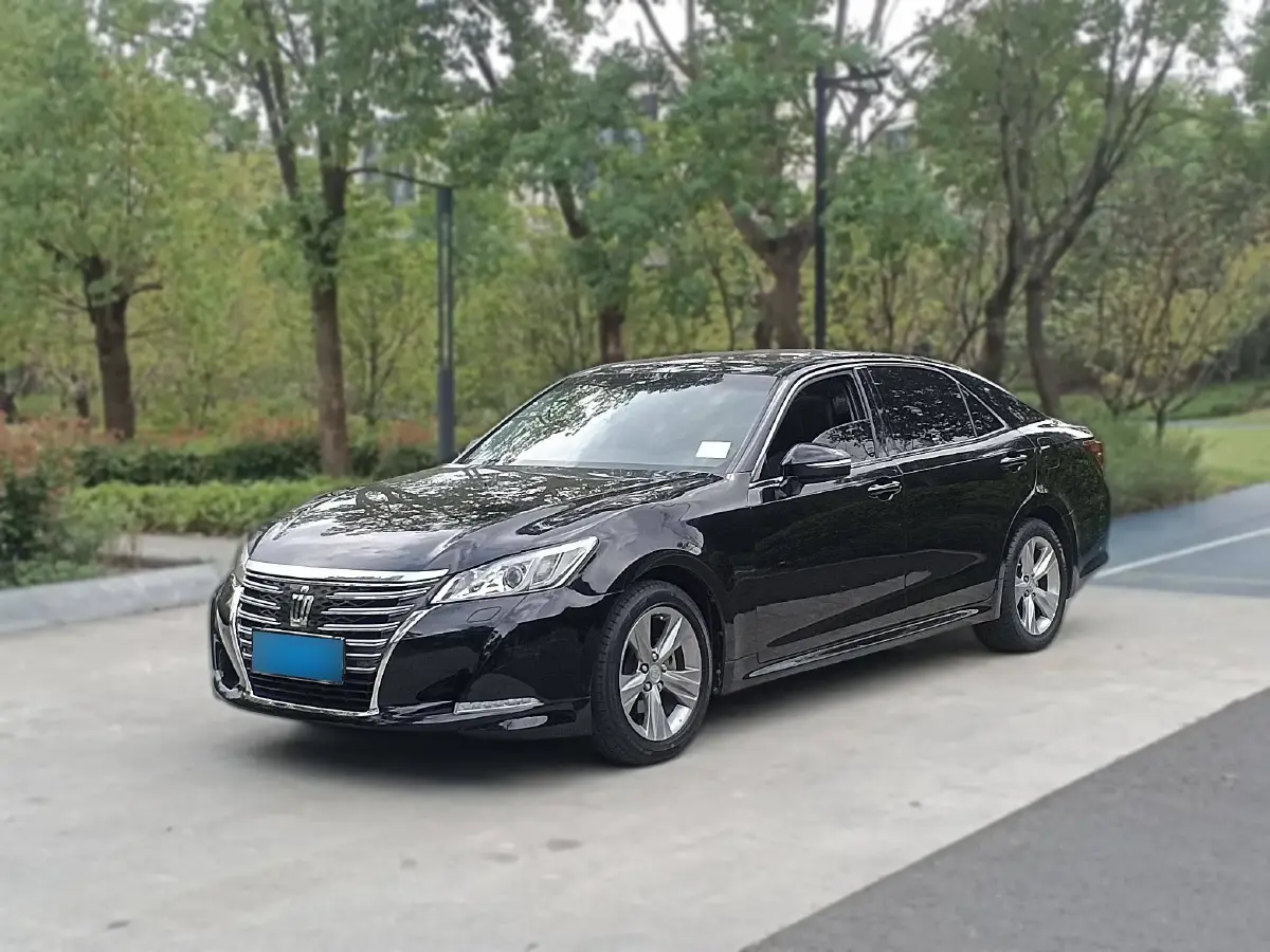 2015 Toyota Crown 2.5L 193HP V6 6AT