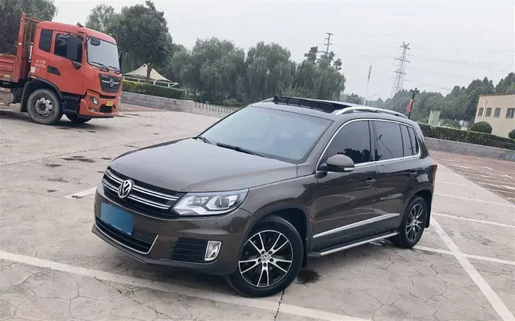 2013 Volkswagen Tiguan 2.0T 200HP L4 6AT