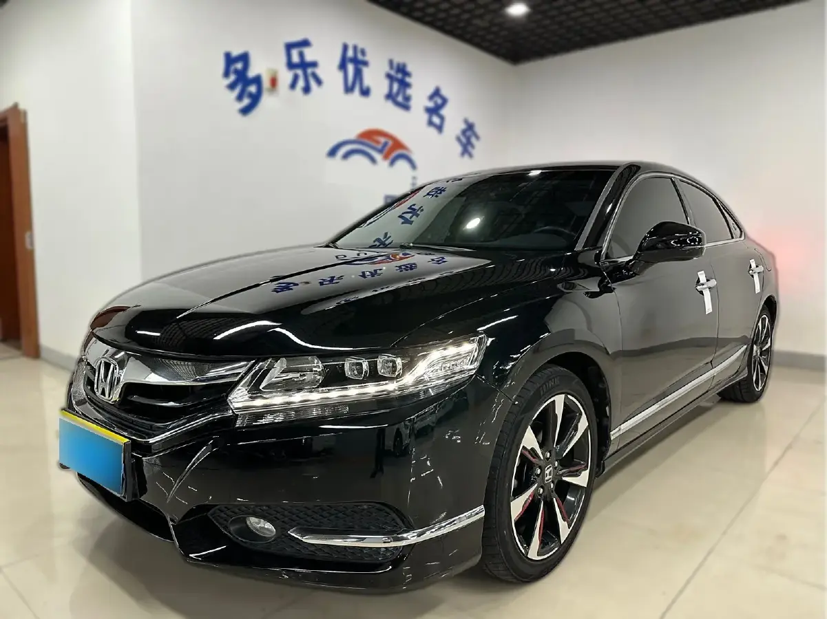 2015 Honda Spirior 2.0L 155HP L4 CVT