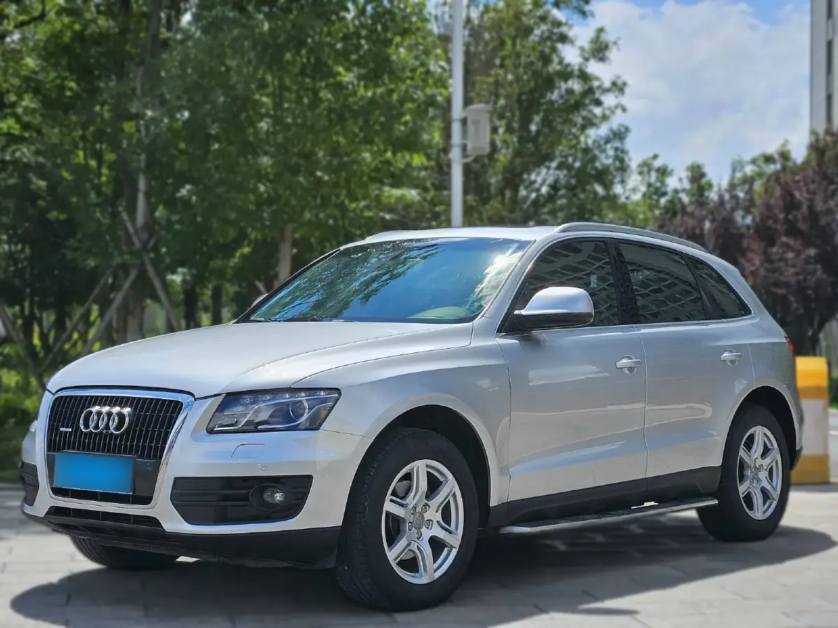 2012 Audi Q5 2.0T 211HP L4 8AT