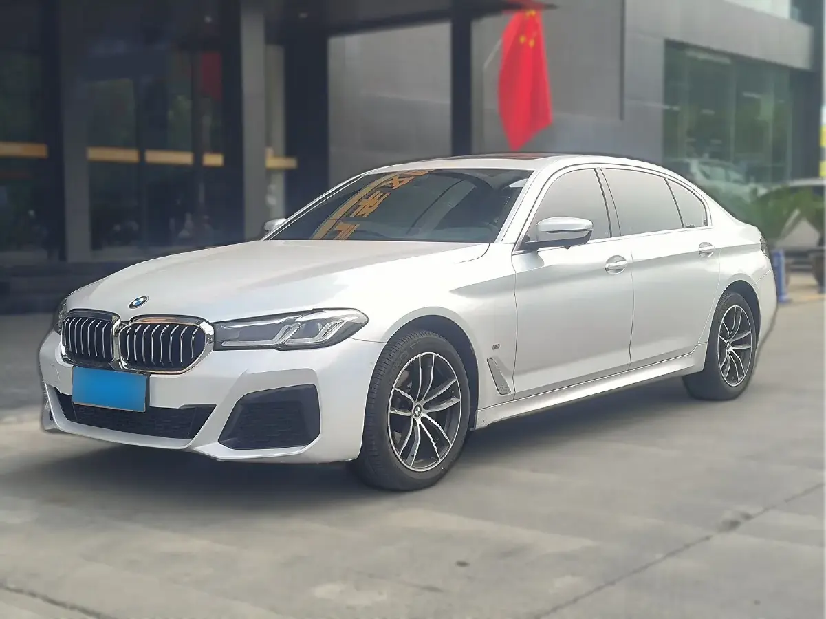 2022 BMW 5 Series 2.0T 184HP L4 8AT