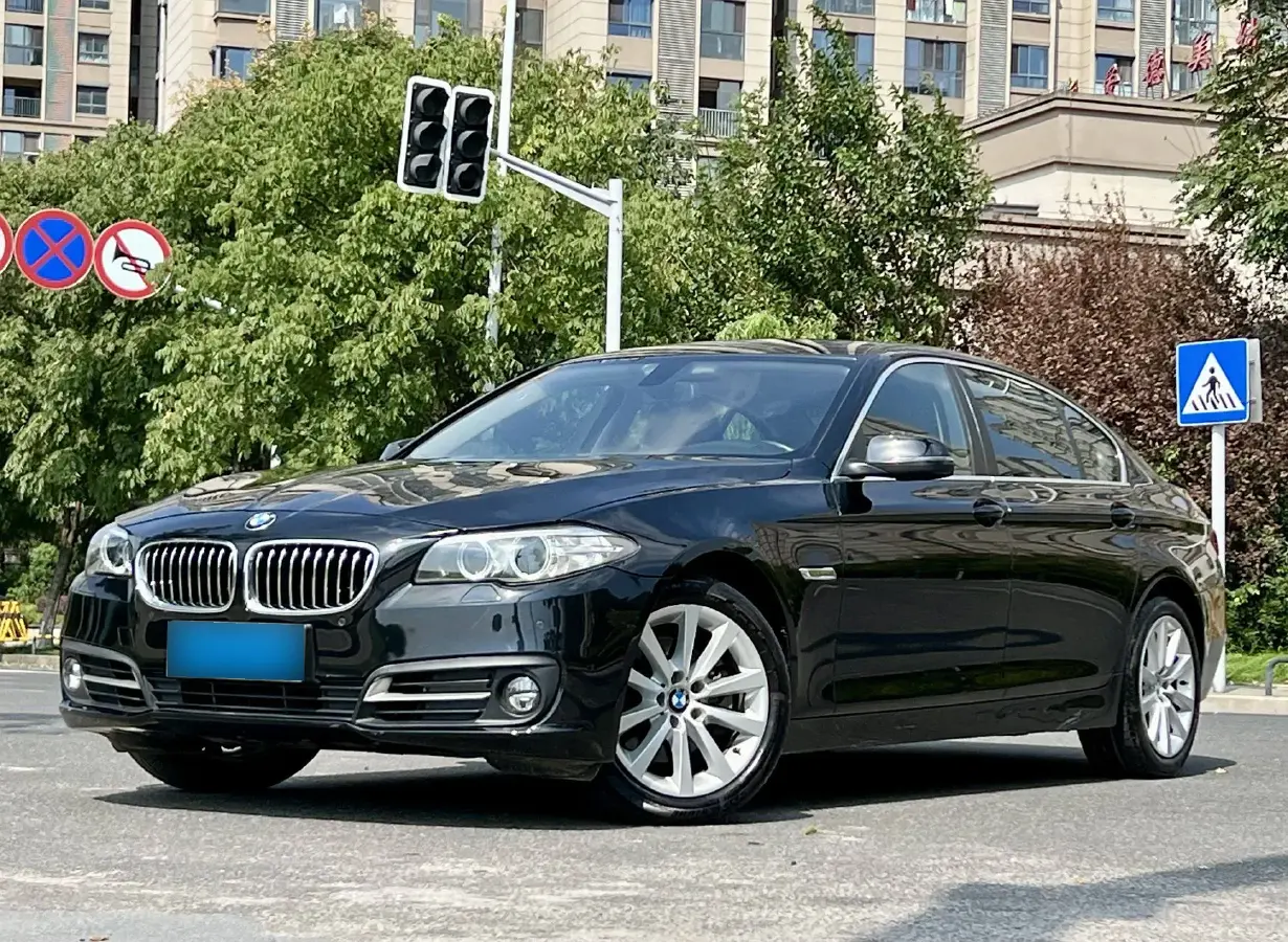 2014 BMW 5 Series 2.0T 245HP L4 8AT