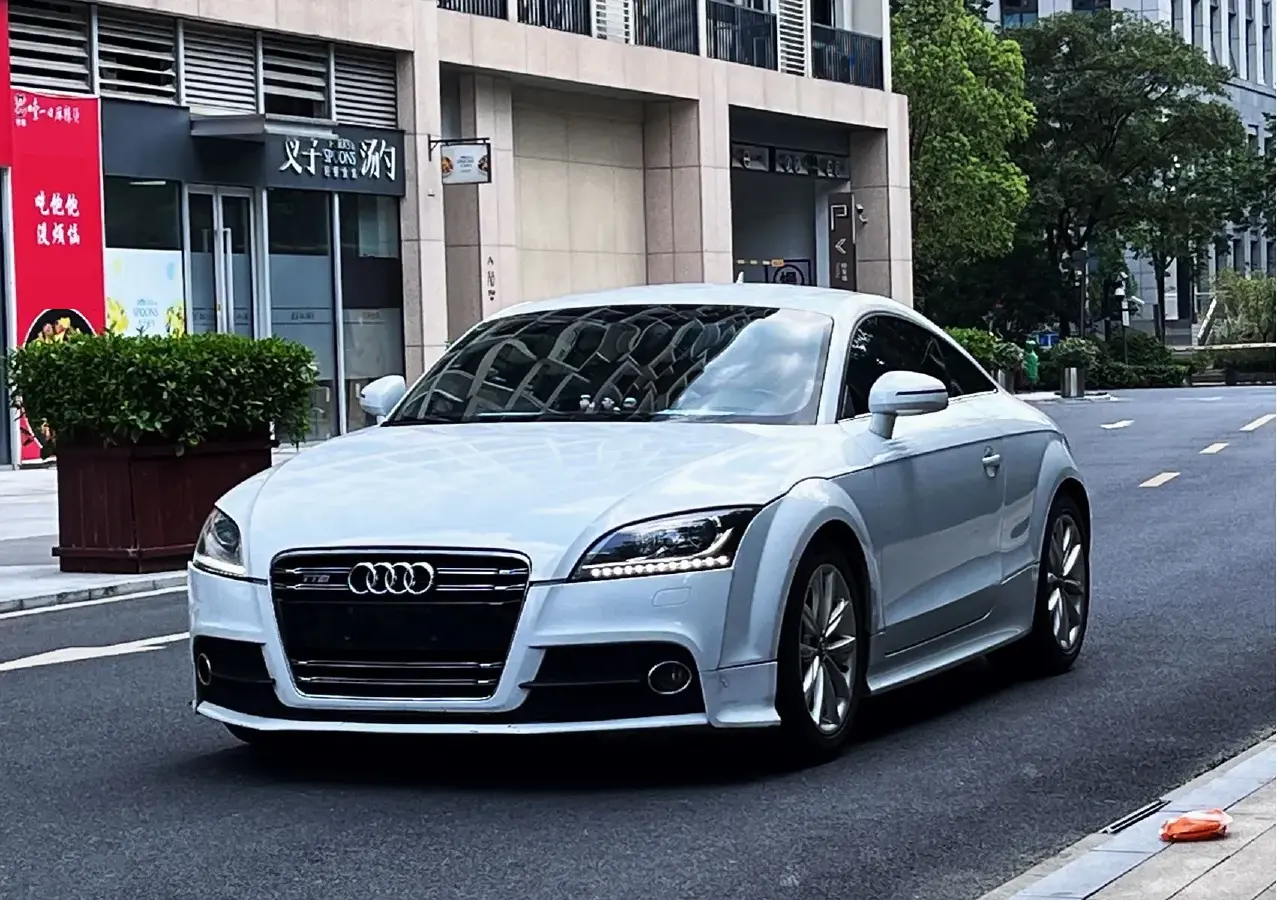 2014 Audi TT 2.0T 211HP L4 6DCT