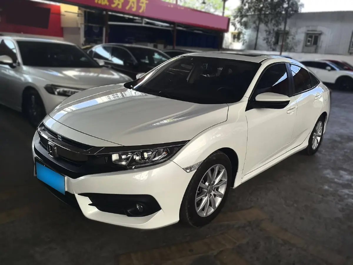 2016 Honda Civic 1.0T 125HP L3 CVT