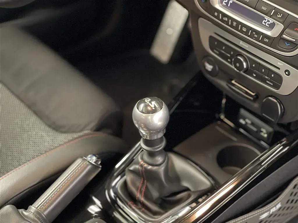 2014 Renault Megane 2.0T 265HP L4 6MT,autocango,china used car exporter,china ev exporter,chinese used car exporter,chinese used ev exporter