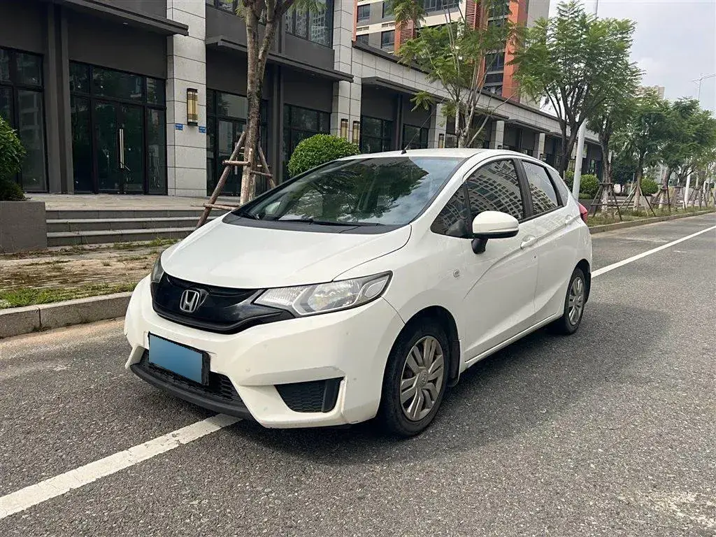 2014 Honda Fit 1.5L 131HP L4 CVT