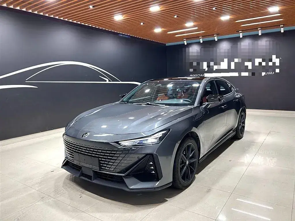 2023 ChangAn UNI-V iDD 1.5T 170HP L4 6TCT PHEV 18.4KWH