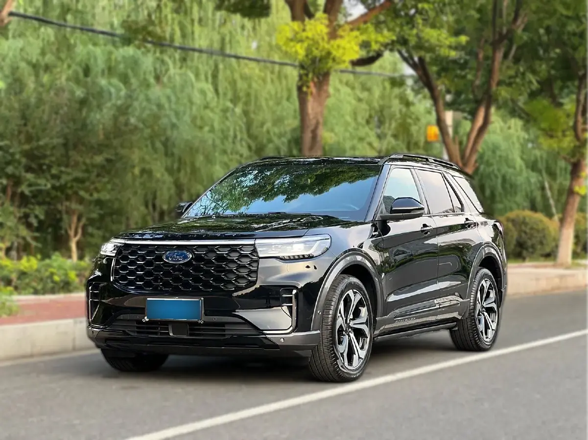 2023 Ford Explorer 2.3T 276HP L4 10AT