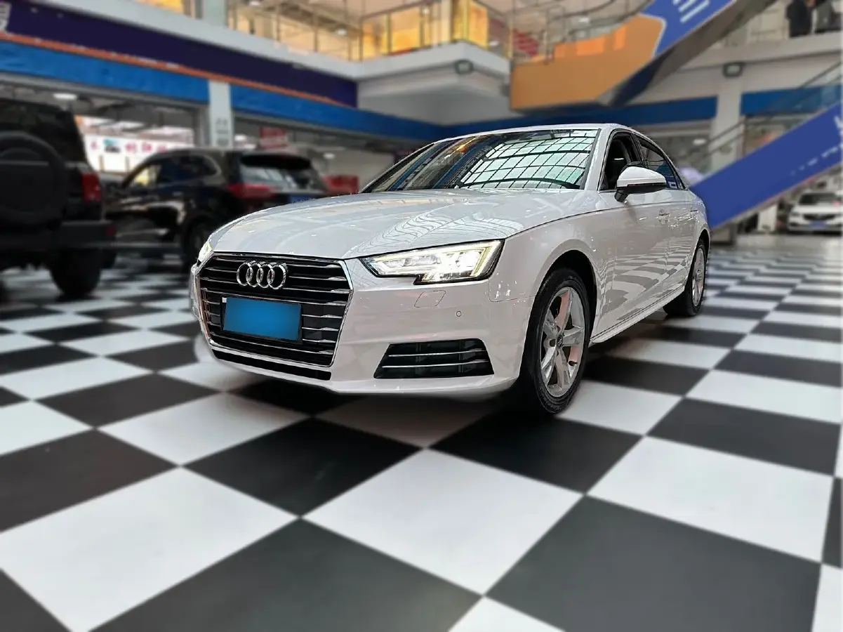 2017 Audi A4L 2.0T 190HP L4 7DCT