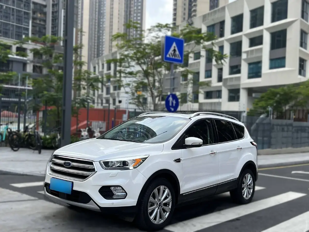 2017 Ford Kuga 2.0T 245HP L4 6AT