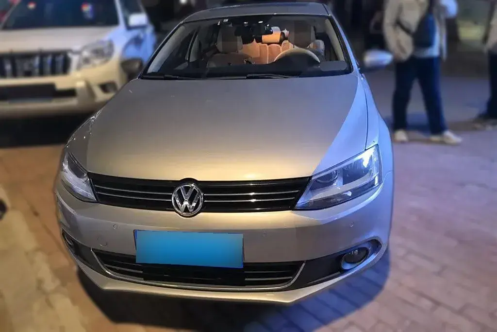 2014 Volkswagen Sagitar 1.4T 131HP L4 7DCT