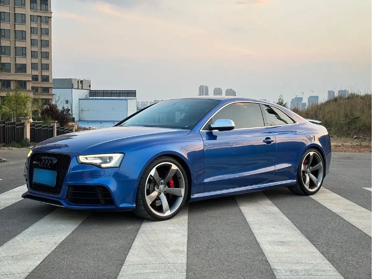 2012 Audi RS 5 4.2L 450HP V8 7DCT