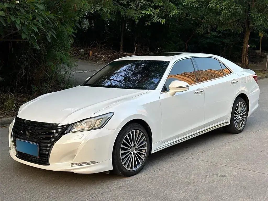 2018 Toyota Crown 2.0T 235HP L4 8AT
