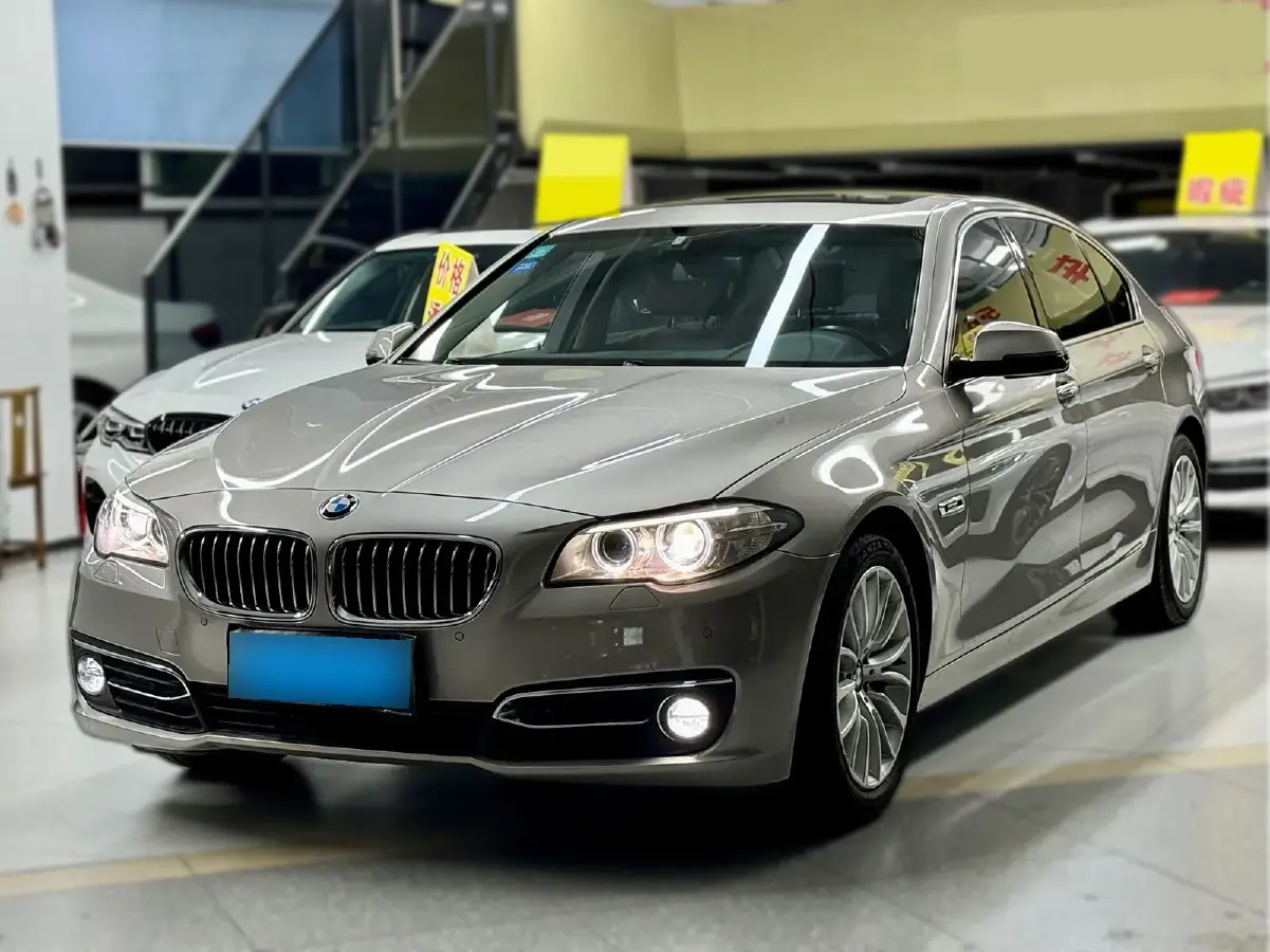 2017 BMW 5 Series 2.0T 218HP L4 8AT