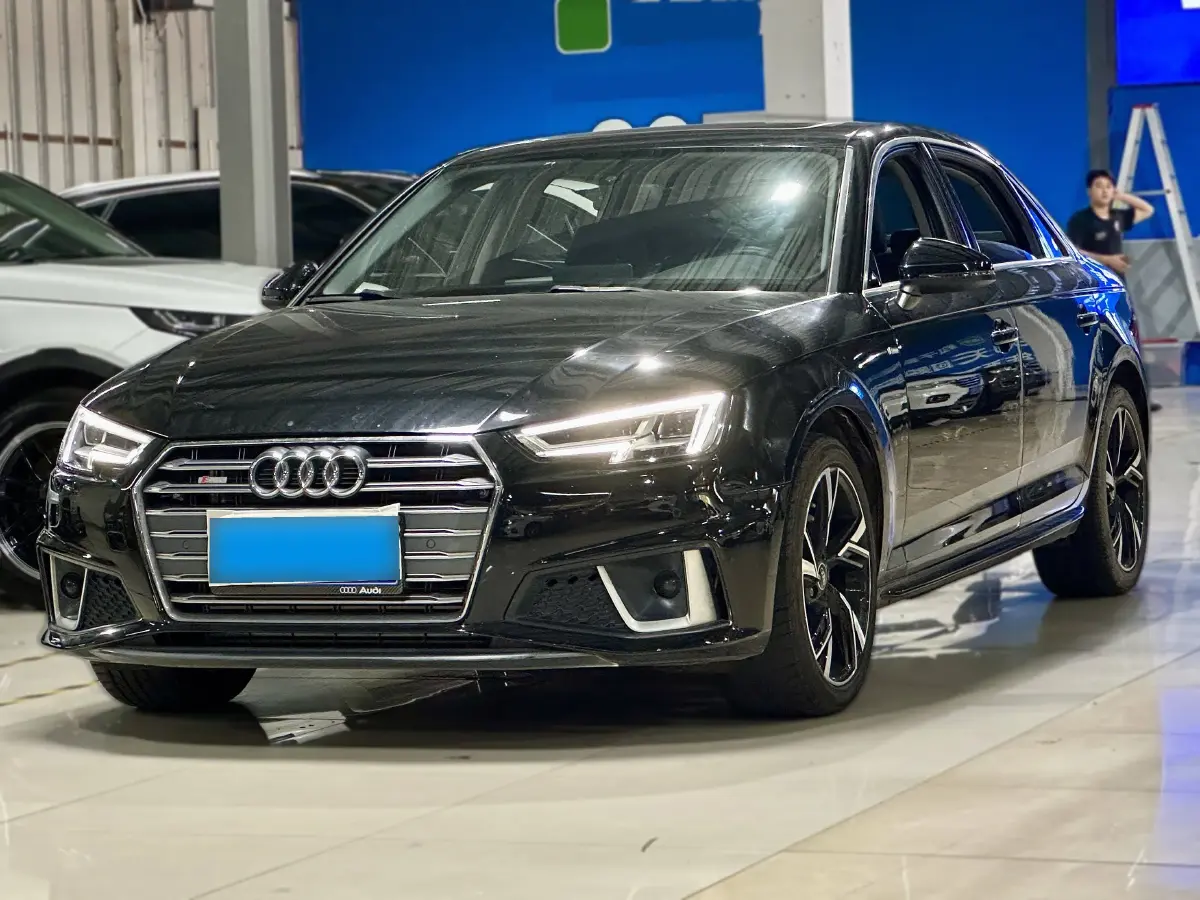 2019 Audi A4L 2.0T 190HP L4 7DCT