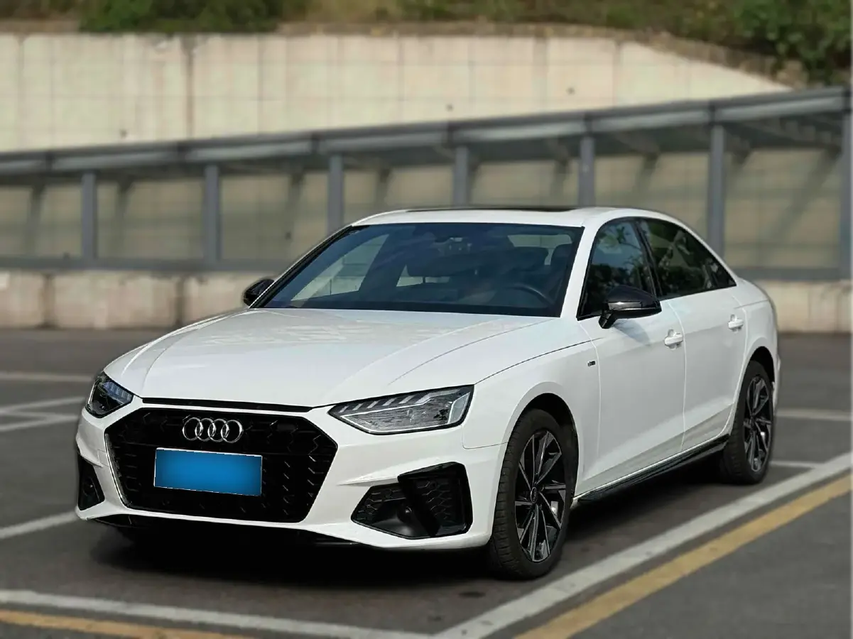 2023 Audi A4L 2.0T 190HP L4 7DCT