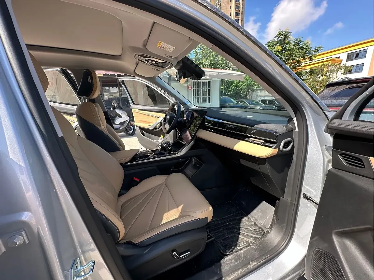 2023 Geely StarRay 2.0T 218HP L4 7DCT,autocango,china used car exporter,china ev exporter,chinese used car exporter,chinese used ev exporter