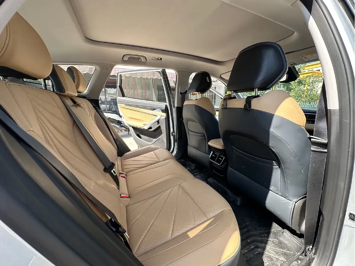 2023 Geely StarRay 2.0T 218HP L4 7DCT,autocango,china used car exporter,china ev exporter,chinese used car exporter,chinese used ev exporter