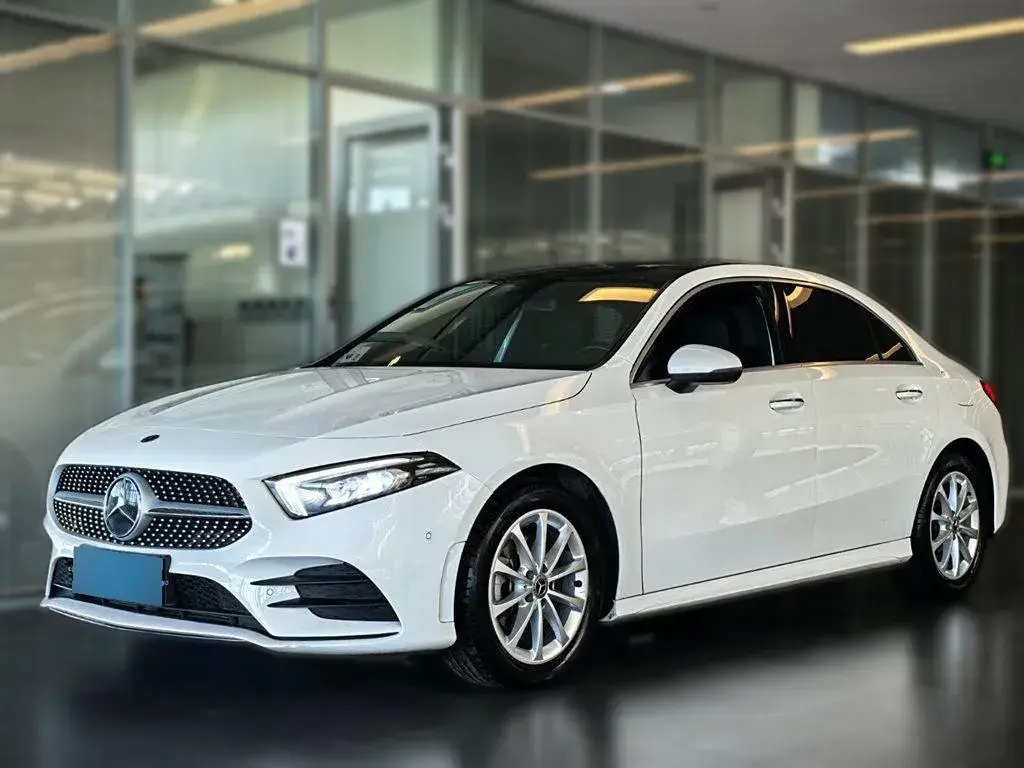 2020 Mercedes-Benz A Class 1.3T 163HP L4 7DCT