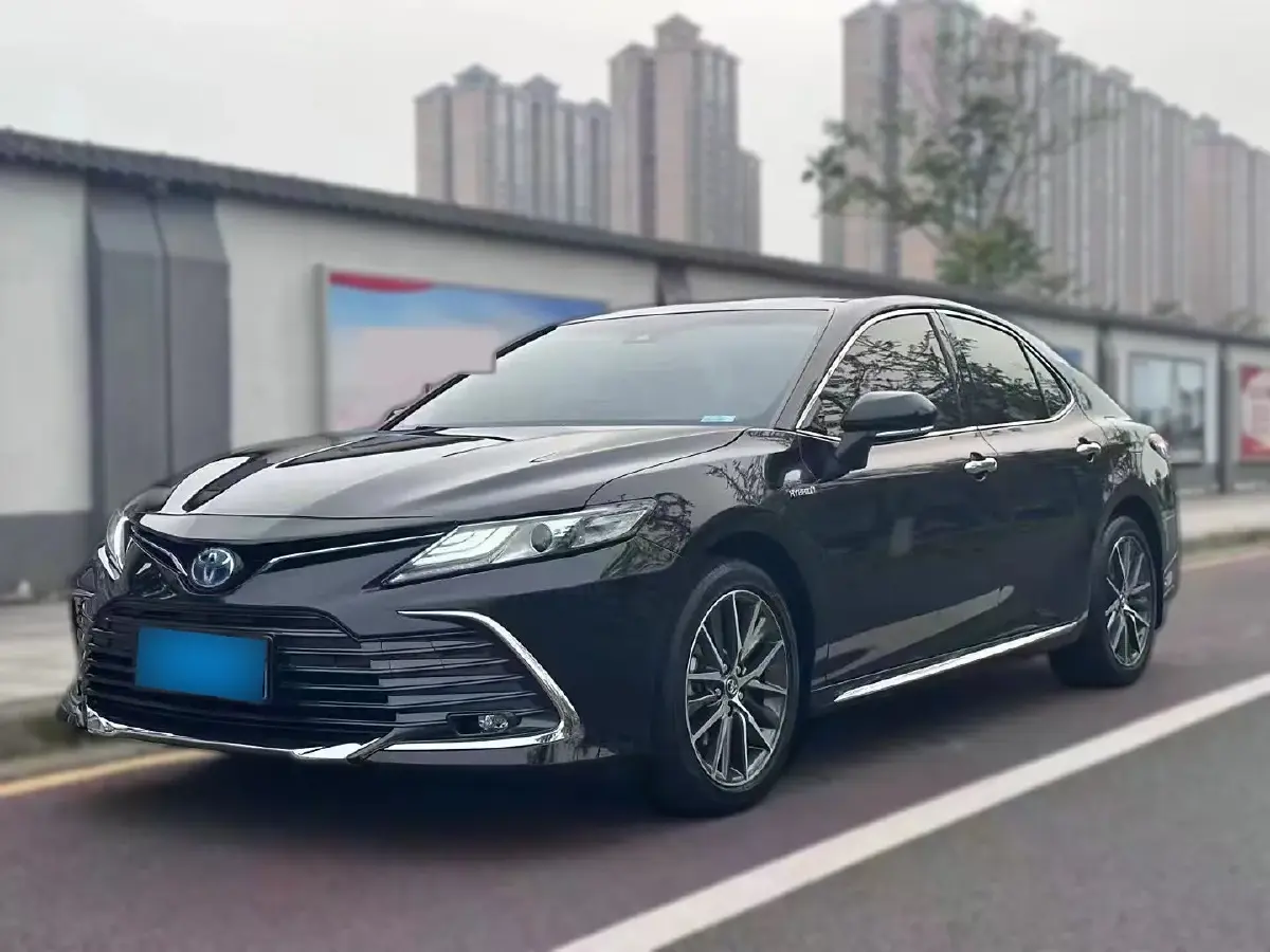 2023 Toyota Camry 2.5L 178HP L4 E-CVT Hybrid