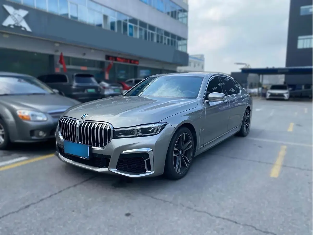 2021 BMW 7 Series 2.0T 265HP L4 8AT